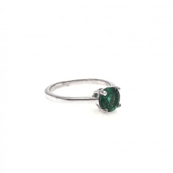 Страничен изглед на пръстен с изумруд